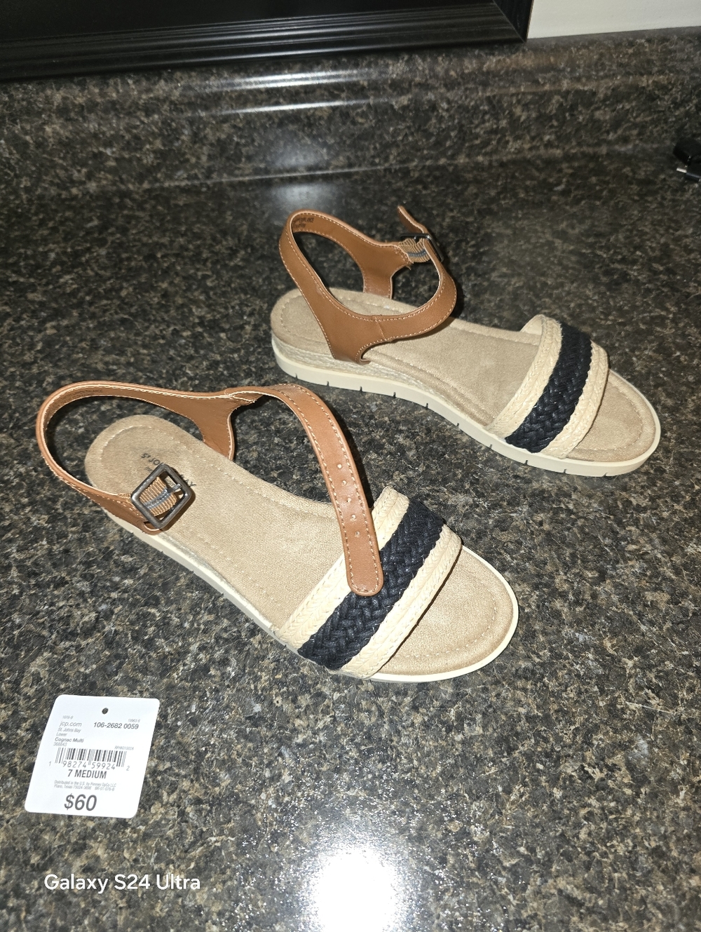 Sandals - Picture 4 of 7